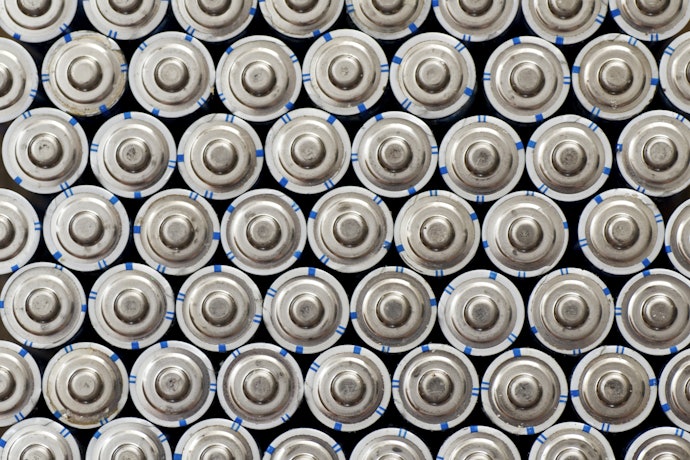 Lampião de LED Recarregável ou a Pilhas? Escolha o Mais Prático