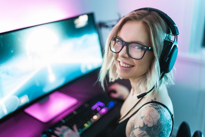 Para Otimizar o Desempenho e Conforto, Veja se Há Recursos como PIP, FreeSync e Eye Saver