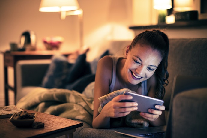 Se Você Assiste Filmes e Séries no Celular, Opte por uma Tela FHD+