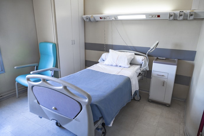 Camas Hospitalares com Colchão, Controle Remoto e Extensor de Leito São Mais Práticas