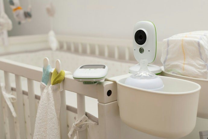 Para Colocar em Cima de Móveis ou Prender na Borda do Berço, Prefira a Babá Eletrônica sem Fio