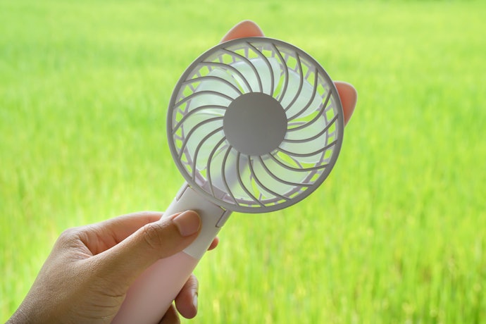 Escolha um Ventilador Portátil USB com ou sem Bateria Recarregável