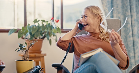 Telefones Fixos com Fio Residenciais São Mais Simples e Possuem Funções Básicas