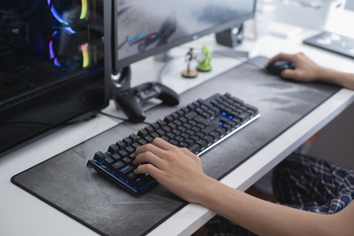 Quer Mais Durabilidade? Aposte em Mouse Pad Gamers de Tecido com Borda Costurada