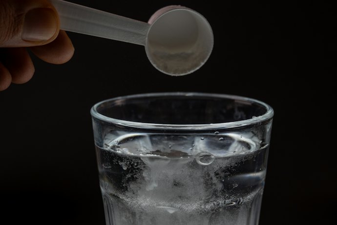 Quer uma Creatina que Dissolva Melhor na Água ao Preparar? Escolha a Creatina Micronizada