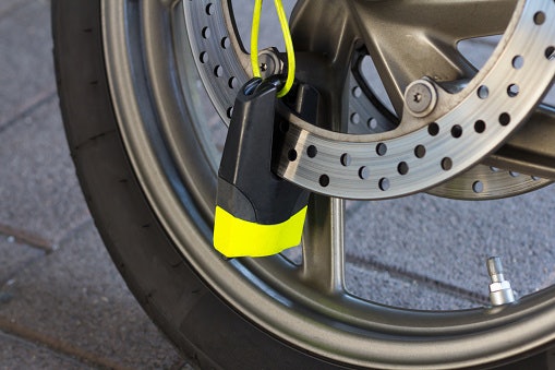 Compare as Dimensões da Trava de Moto com as Medidas do Veículo para Compatibilidade