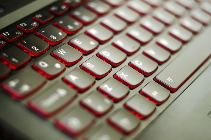 Opte por Teclados com Iluminação e Facilite a Visualização ao Trabalhar ou Jogar à Noite
