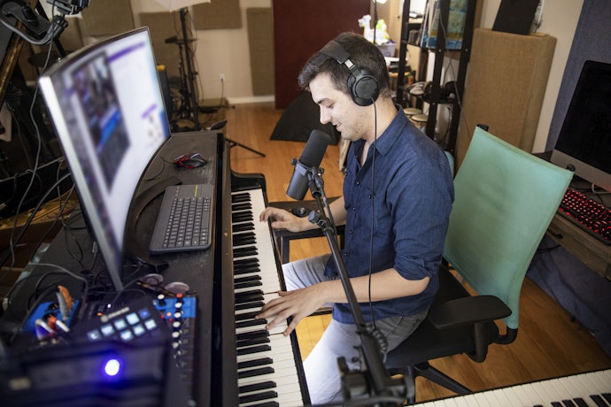 Observe a Quantidade de Timbres, Ritmos e Músicas Integradas no Teclado Arranjador