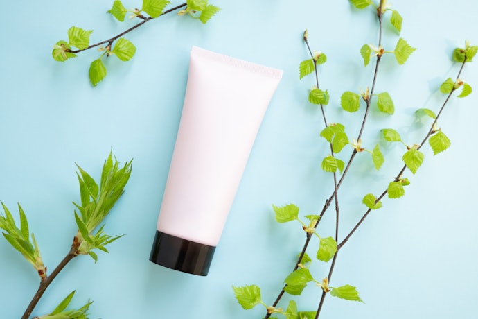 Invista em um Protetor Solar Rico em Ativos, como Aloe Vera e Vitamina E