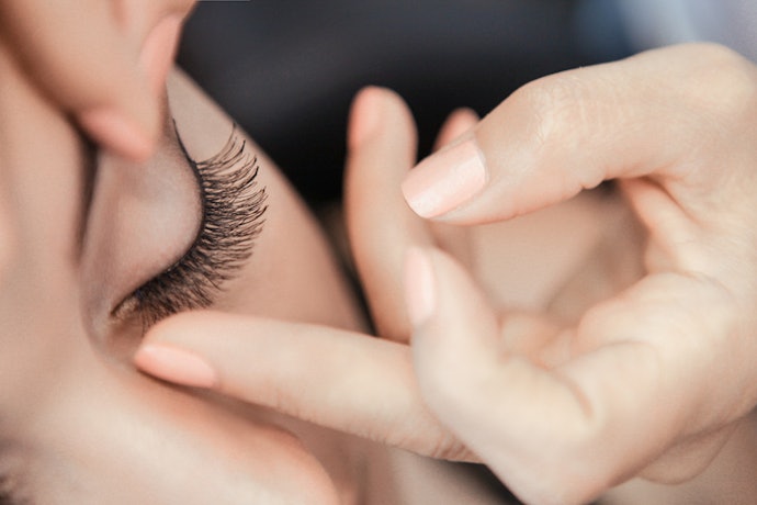 Para Evitar Irritações, Prefira Colas Hipoalergênicas e Dermatologicamente Testadas
