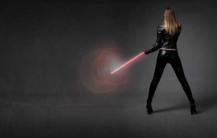 A Cor da Lâmina do Sabre de Luz Indica o Tipo de Guerreiro que o Empunha