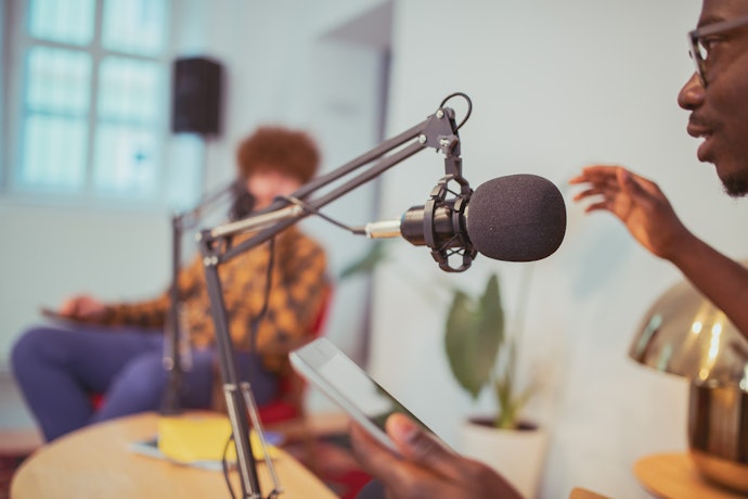 Escolha um Microfone para Podcast com Sensibilidade de - 57 dB ou Maior