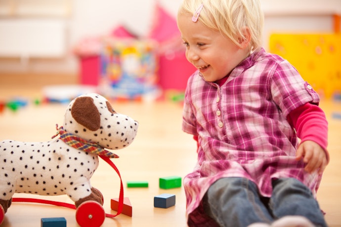 Para Crianças Entre 1 e 3 anos, Opte por um Cachorro de Brinquedo que Anda