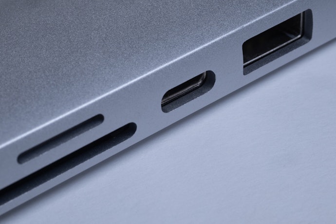 Para Conexão Segura e Prática, Prefira Monitores com DisplayPort e USB-C
