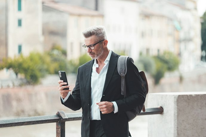 Quer Bateria que Dure Mais? Escolha Modelos Como o Galaxy S25 Ultra e o iPhone 17 Pro Max