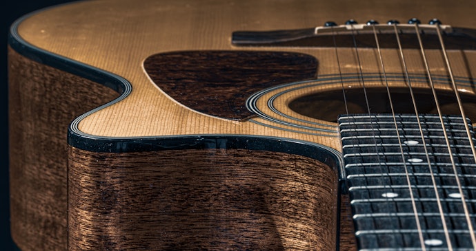 Verifique a Madeira Usada nas Principais Partes do Violão Folk