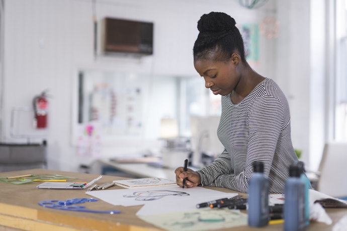 Para Contornos Marcados e Lettering, Escolha Pontas Firmes com Secagem Rápida