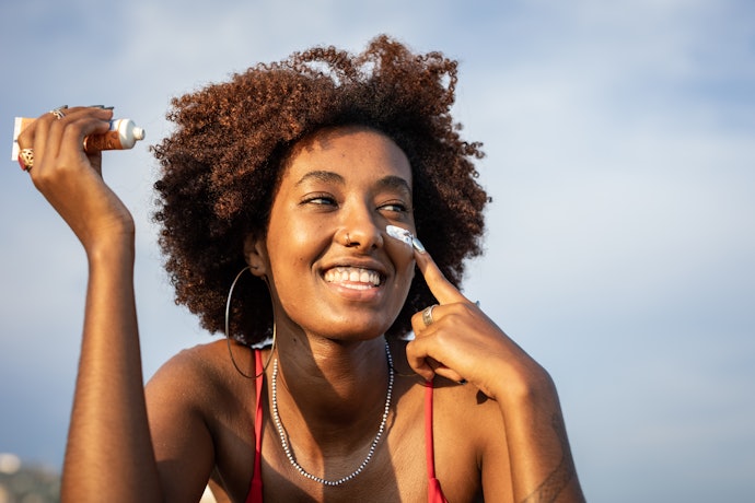 Se Busca Versatilidade, Invista no Protetor Solar para Pele Negra Corporal e Facial