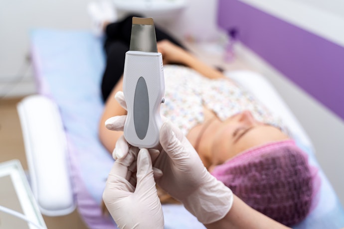 Se Quer Mais Benefícios, Prefira um Peeling Ultrassônico Portátil com Diferentes Modos