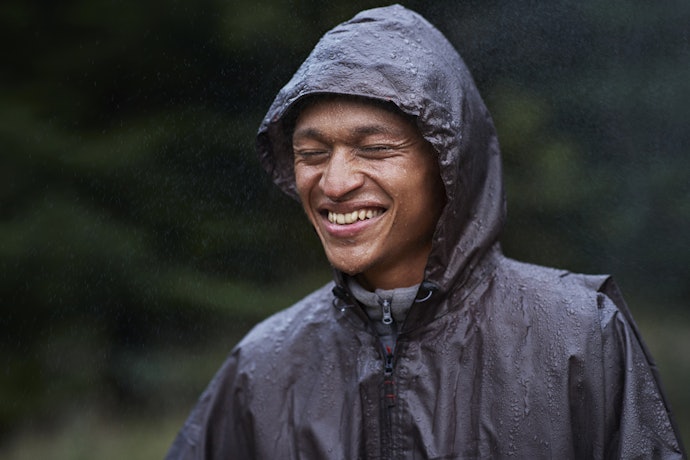 Escolha um Tamanho Maior, para Ficar Confortável com a Capa de Chuva de Motoqueiro