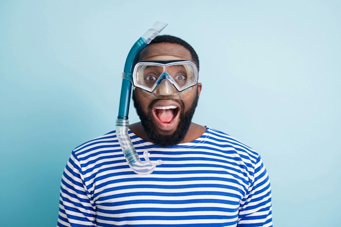 Para Reduzir Reflexos e Evitar Distrações, Escolha Máscaras de Mergulho com Saia Preta