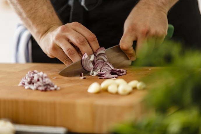 Para Equilíbrio Entre Conforto e Eficiência, Escolha uma Faca do Chef com 180 a 300 g