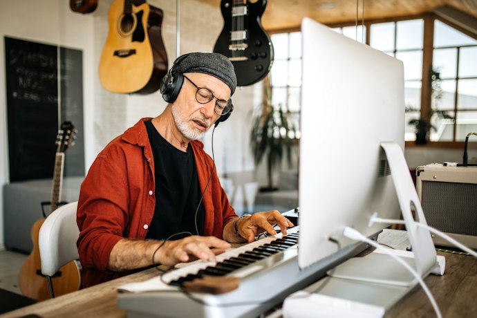 Priorize Teclados Casio com Variedade de Timbres e Ritmos