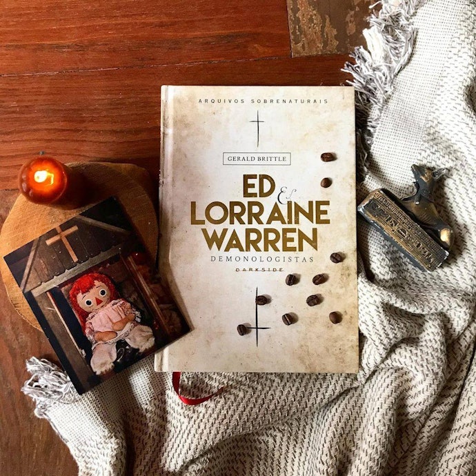 Observe o Estilo Literário do Livro DarkSide