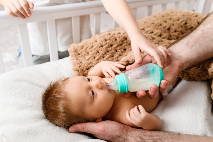 Para os Primeiros Dias de Vida, Prefira Mamadeiras para Recém-Nascido de 50 a 90 ml