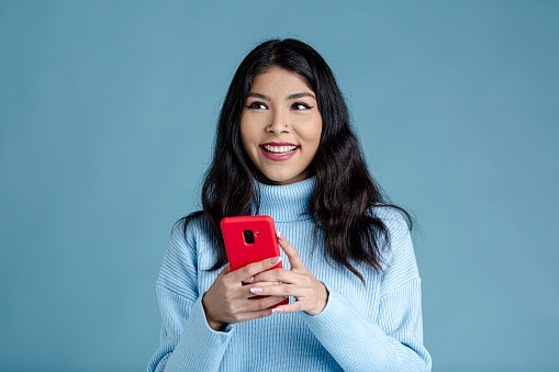Observe as Cores Disponíveis para Escolher um Celular Com a Sua Cara