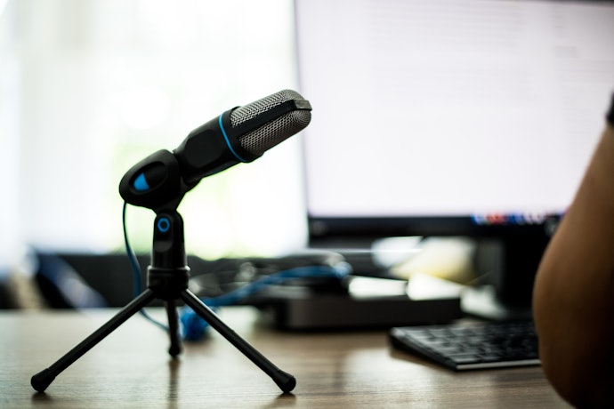 Facilite o Transporte Com Microfones para Podcast Leves, Com Menos de 1 Kg