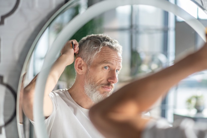 Para Neutralizar Tons Amarelados, Escolha o Shampoo Desamarelador