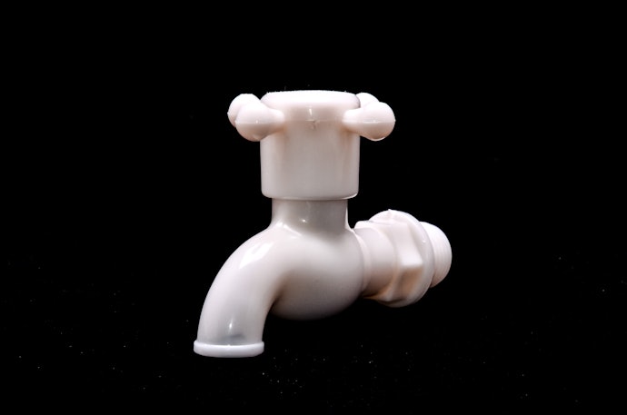 Considere o Material da Torneira para Tanque