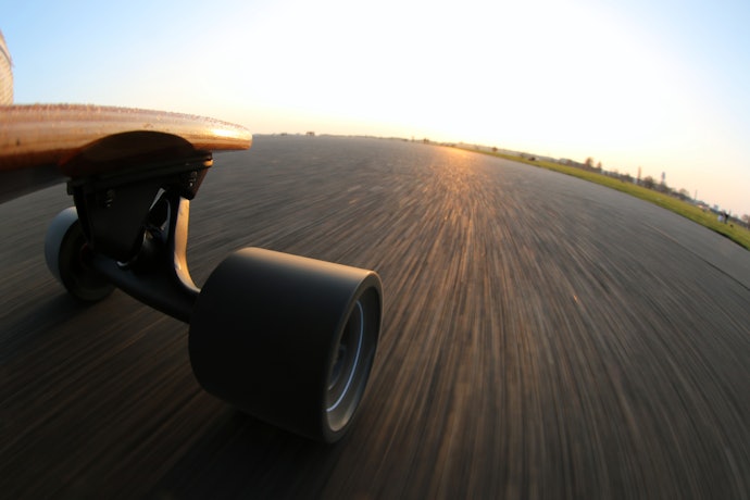 Escolha o Skate Longboard com as Rodas Certas para a Sua Prática