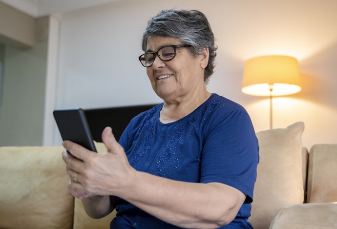 Quer Usar o Celular sem Depender de Ajuda? Escolha Modelos com Botão Físico ou Modo Fácil
