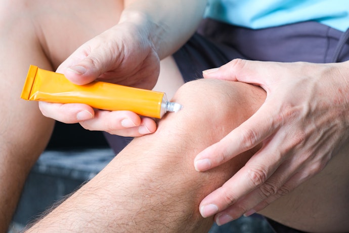 Para Hidratação e Alívio de Dores Musculares e Articulares, Prefira o Óleo de Avestruz Tópico