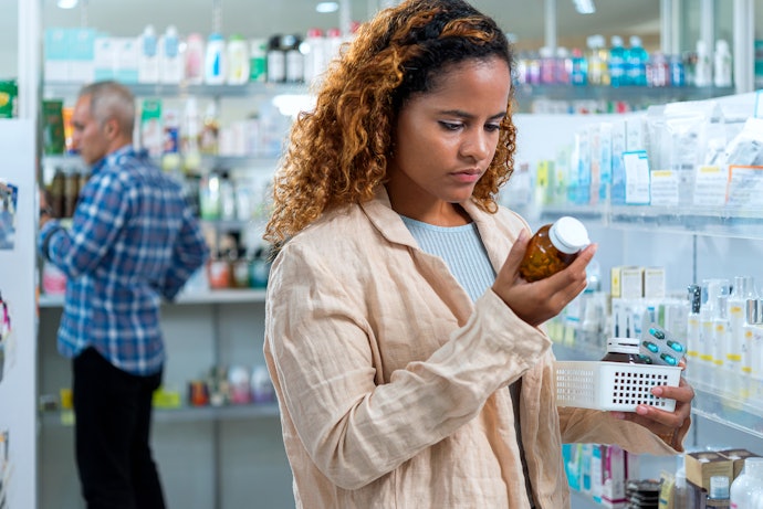 Se É Propensa a Alergias, Escolha Vitaminas para Queda de Cabelo sem Conservante e Corante