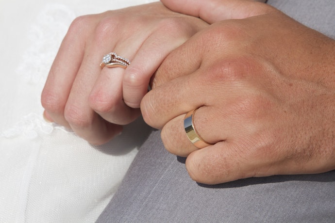 Aliança de Casamento com Solitário É Mais Personalizada