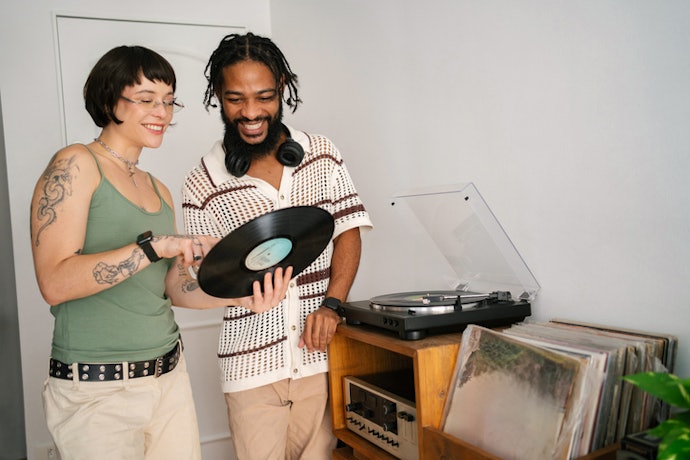 Para Casais Musicais, Escolha Vinis ou Álbuns Físicos