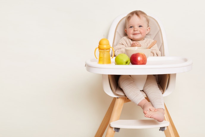Para uma Postura Mais Segura, Opte por uma Cadeira de Alimentação com Apoio para os Pés