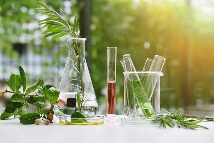 Para Cabelos Macios e Brilhosos, Prefira Produtos com Queratina, Óleos e Silicones