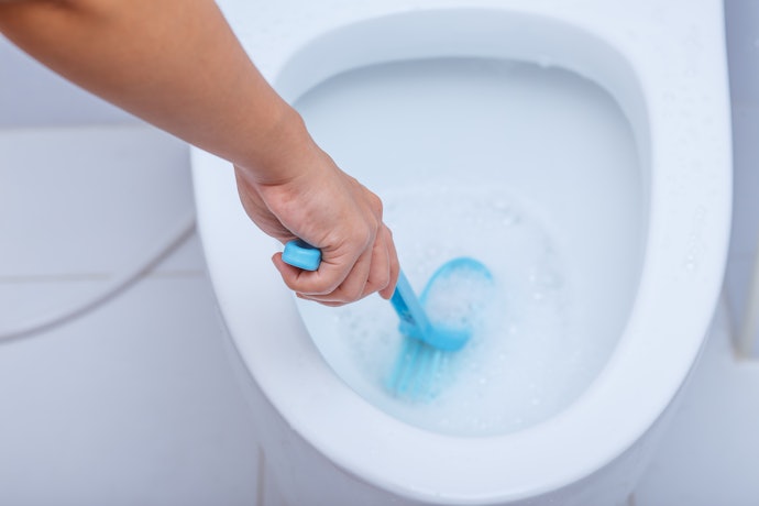 Se Você Quer uma Limpeza Eficiente, Escolha Escovas com Cerdas Anguladas e Design Ergonômico