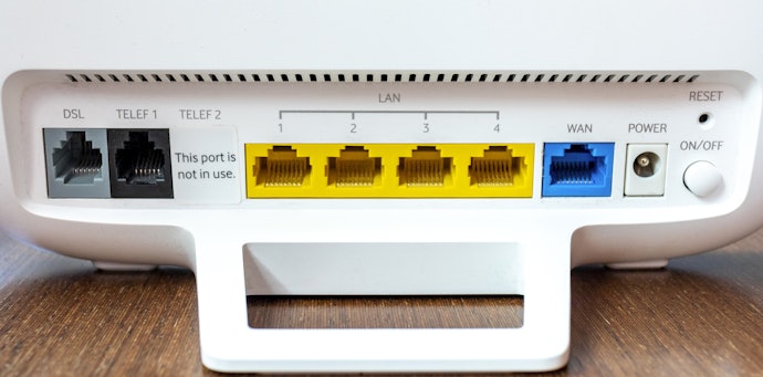 A Porta RJ11 Permite Conexão com Aparelhos de Telefone Analógico para Chamadas de Voz