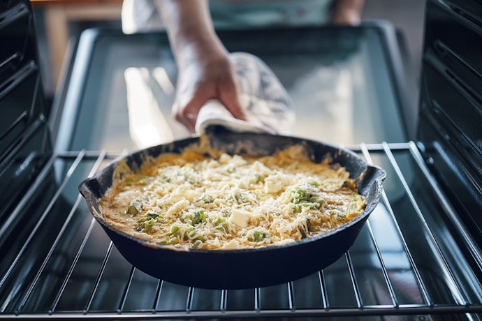 Quer Usar a Frigideira de Cerâmica no Forno? Escolha Aquelas com Cabo de Inox ou Ferro Fundido