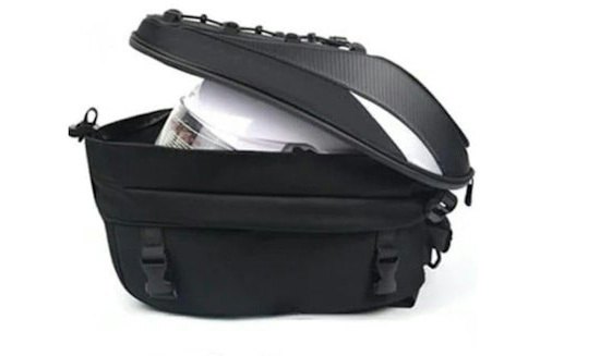 Para Deixar as Mãos Livres em Paradas Frequentes, Escolha Mochilas com Porta-Capacete