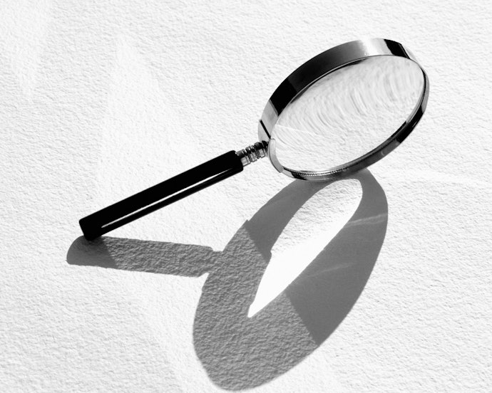 Descubra Quais Materiais Compõem a Lente e o Cabo
