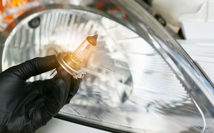 Para Ter uma Lâmpada H4 com Alta Luminosidade, Considere uma com 3000 Lúmens ou Mais