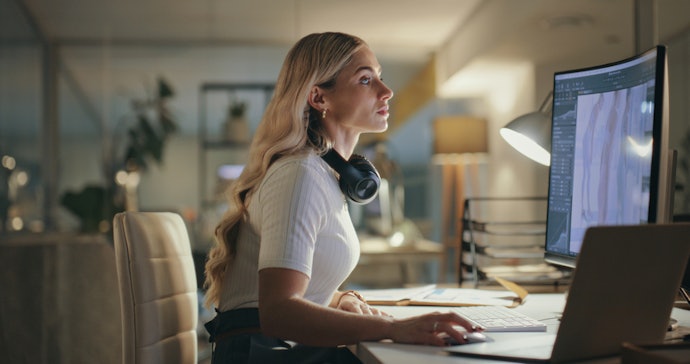 Se Passa Muitas Horas em Frente à Tela, Escolha Monitores com Painel IPS com Filtro de Luz Azul