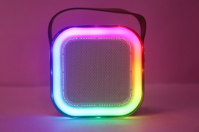 Para Experiência de Som Imersiva, Escolha Modelos com LEDs RGB
