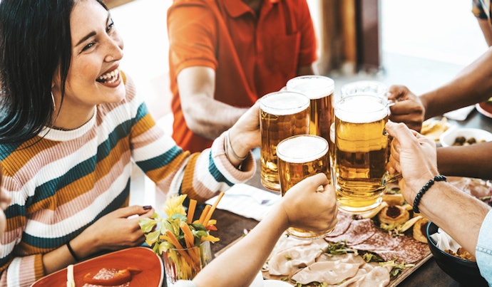 Pilsen em Lata: Cerveja Mais Protegida, Saborosa e Prática para Beber